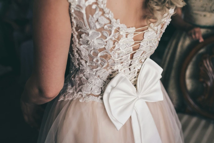 bridal alterations, wedding dress alterations
